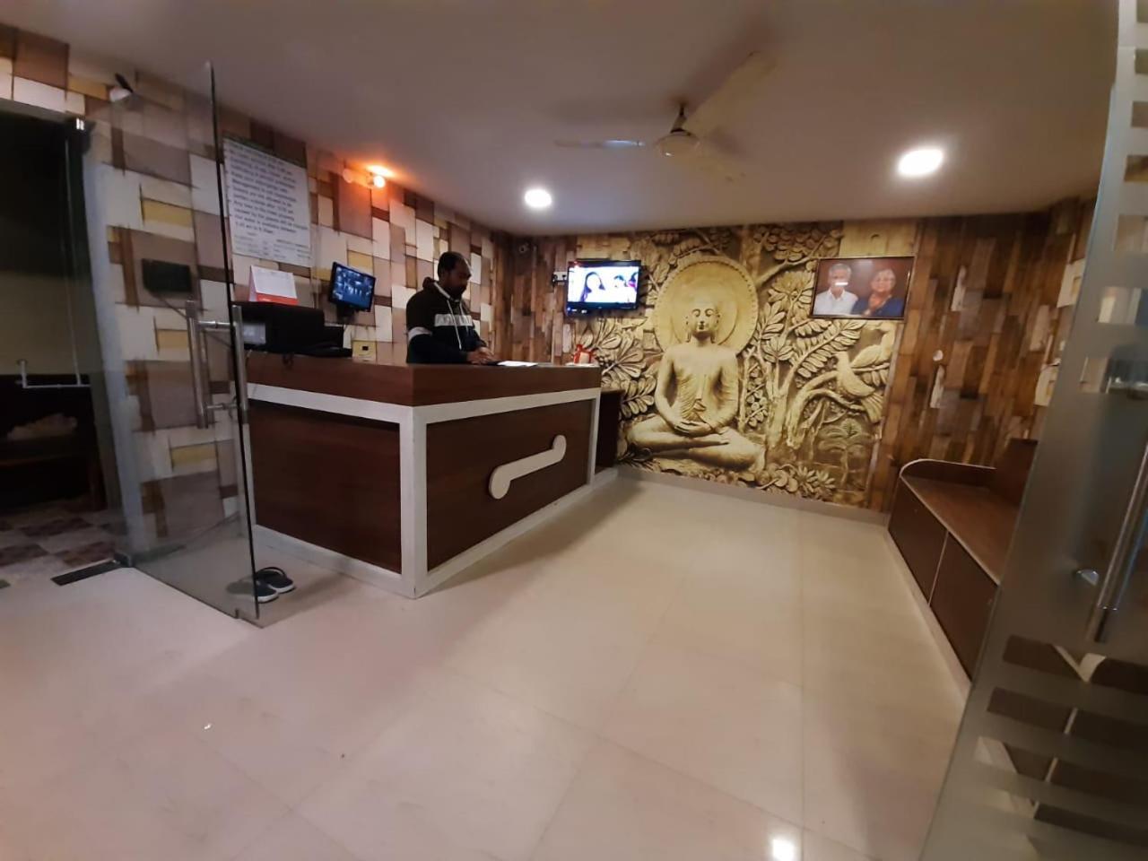 Hotel Vashishta Inn Paderu Экстерьер фото